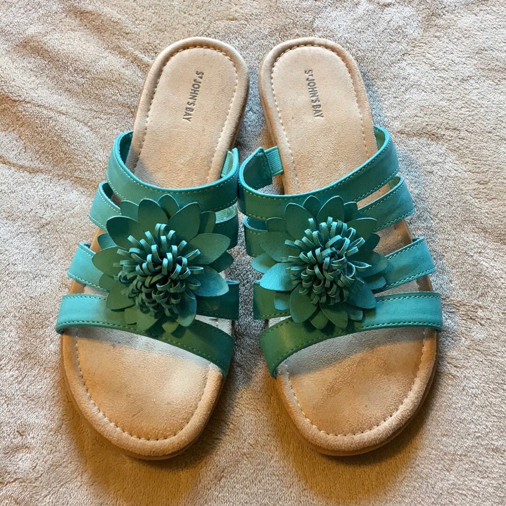 Like New! Slip-on Sandals